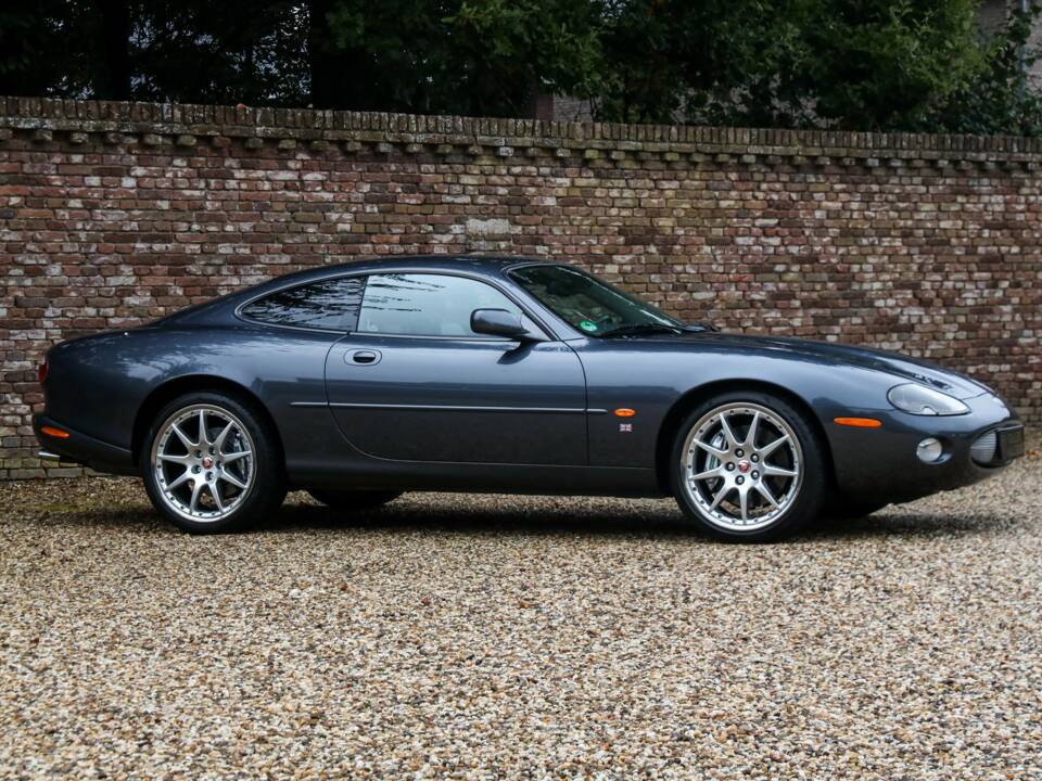 Immagine 38/50 di Jaguar XK8 4.0 (2002)