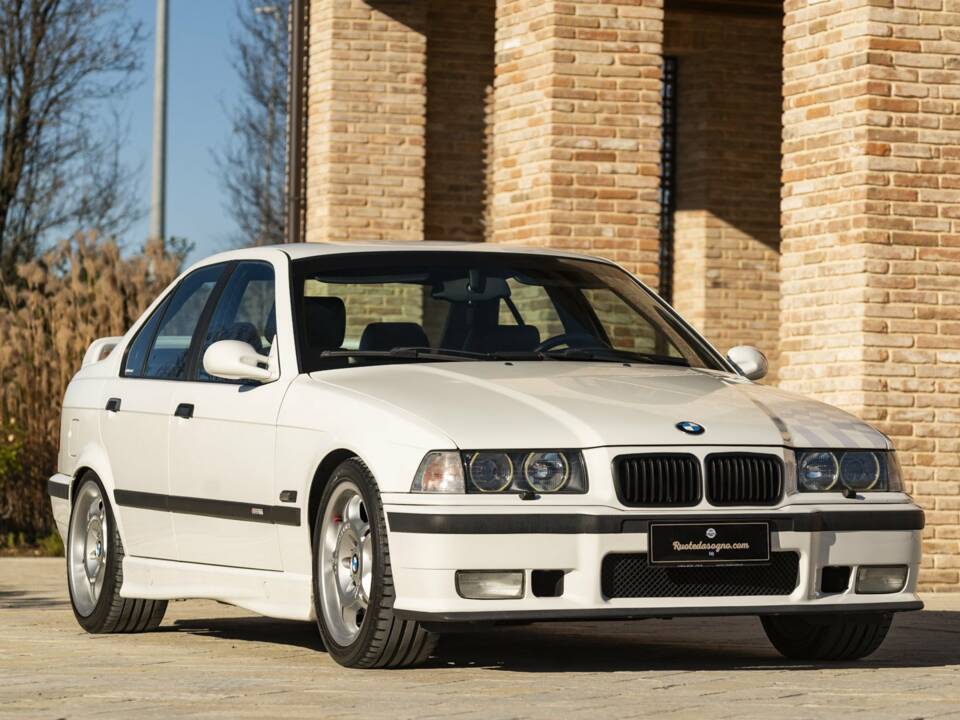 Image 16/50 of BMW 318 (1994)