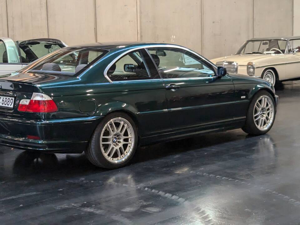 Immagine 7/18 di BMW 330Ci (2001)