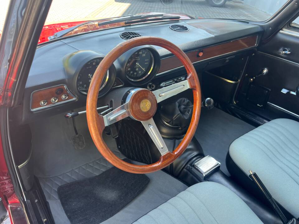 Imagen 13/18 de Alfa Romeo Giulia GT 1300 Junior (1973)