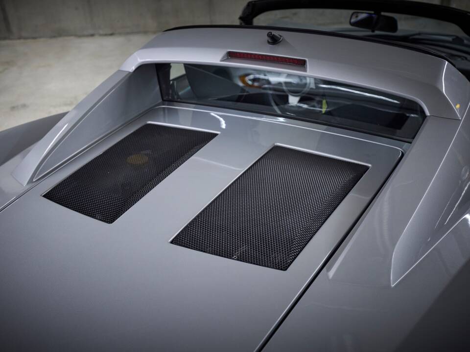 Image 76/81 of Opel Speedster 2.0 Turbo (2003)