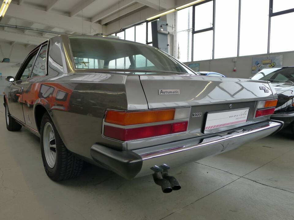 Image 29/44 of FIAT 130 Coupé (1972)
