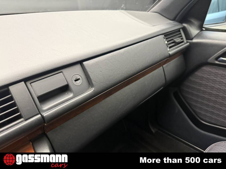 Immagine 14/15 di Mercedes-Benz 200 TE (1992)