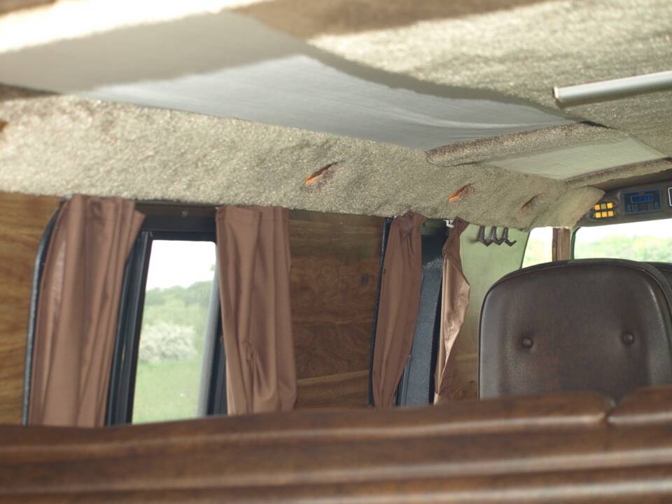 Immagine 114/143 di Dodge B 200 Sportsman (1978)