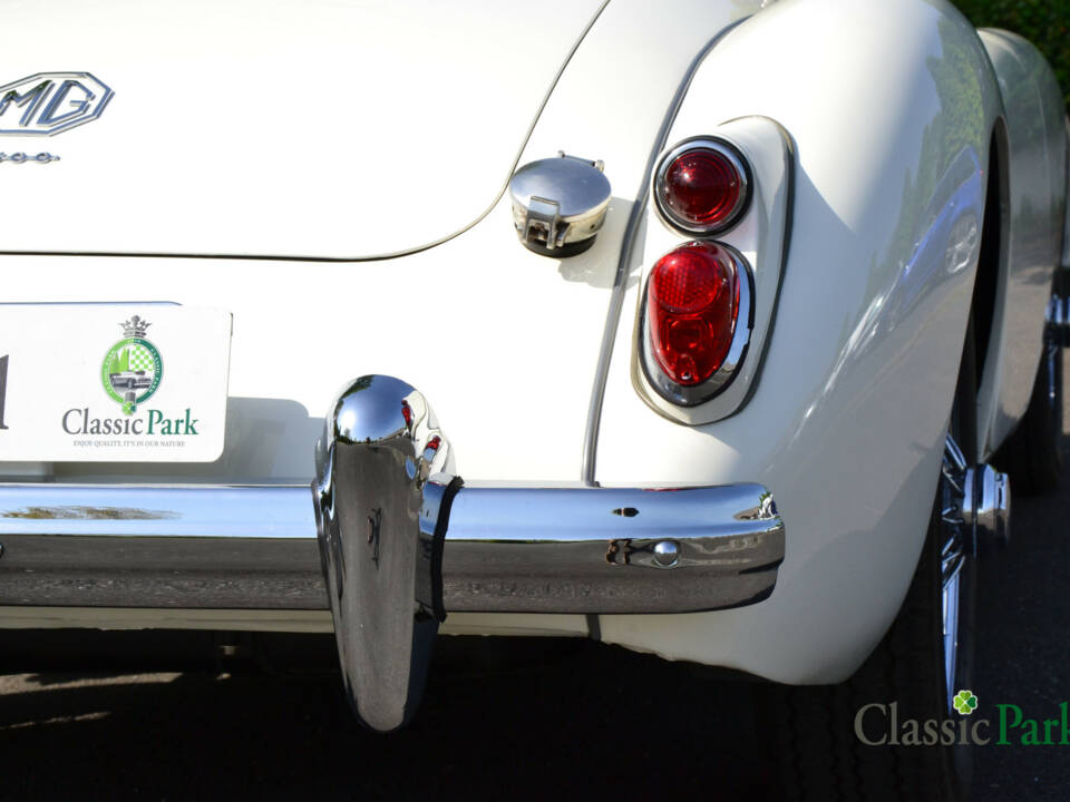 Image 27/50 de MG MGA 1600 (1960)