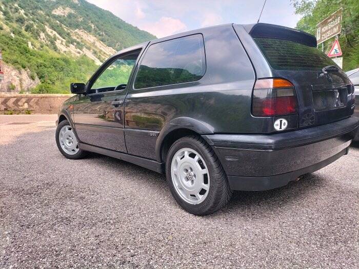 Afbeelding 6/6 van Volkswagen Golf III GTI 2.0 (1993)