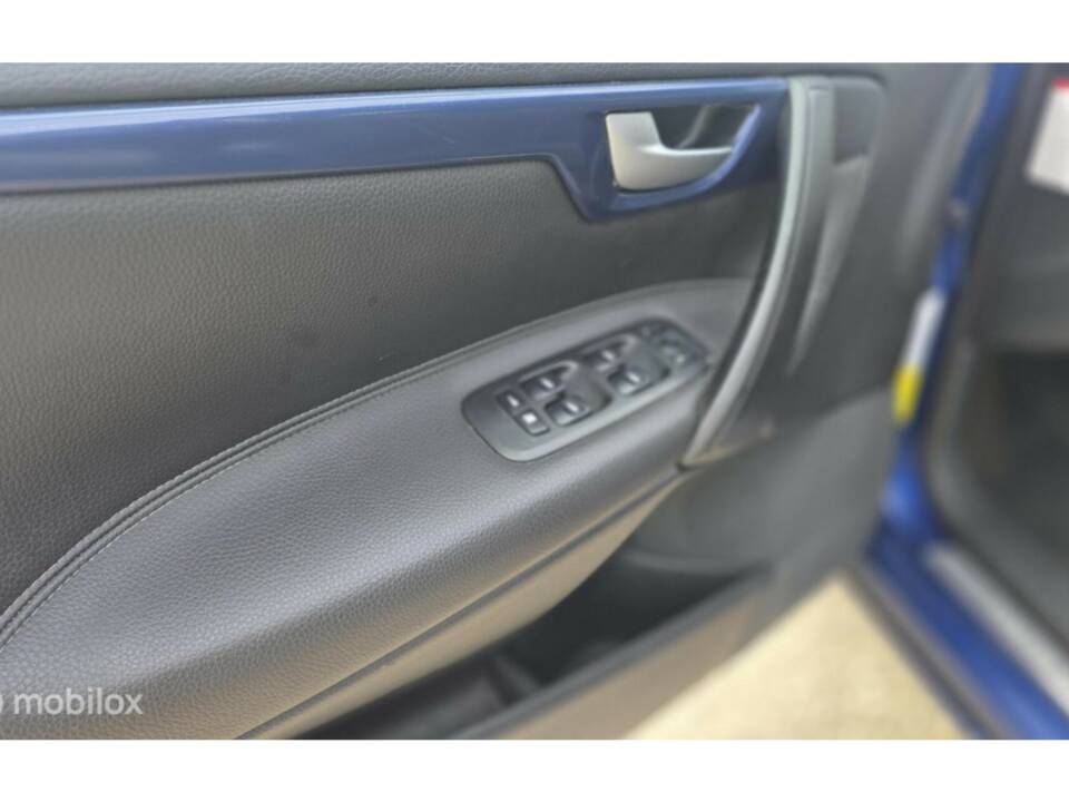 Bild 19/42 von Volvo V 70 2.5T (2005)