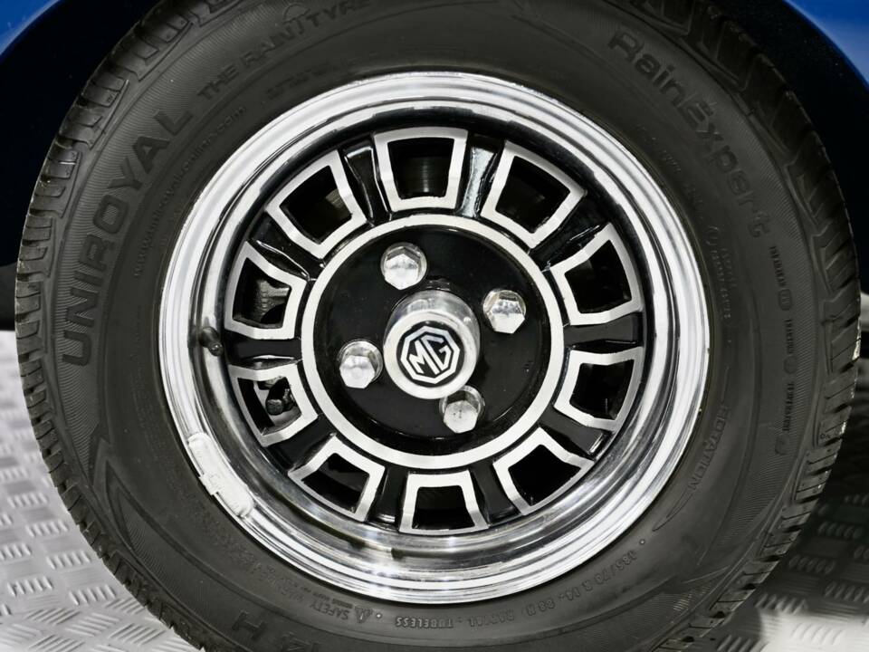 Afbeelding 40/50 van MG MGB GT V8 (1974)