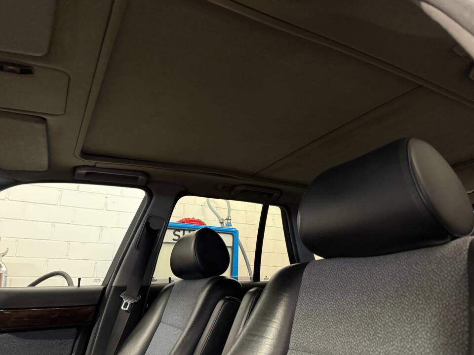 Bild 10/18 von BMW 525i Touring (1994)