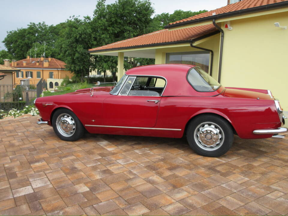 Image 11/40 of Alfa Romeo 2600 Spider (1966)