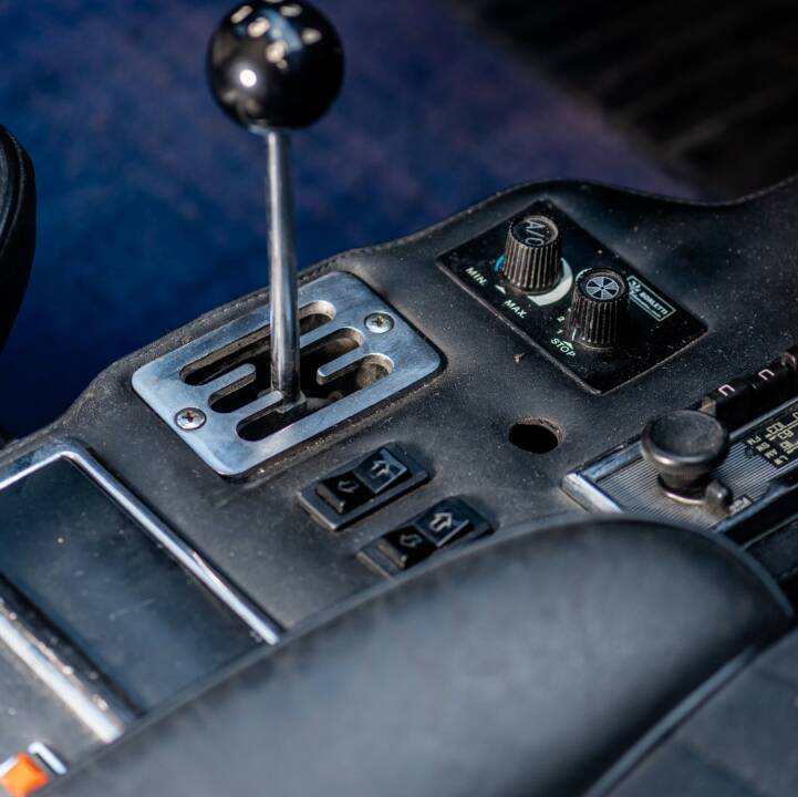 Image 22/50 of Ferrari Dino 308 GT4 (1977)
