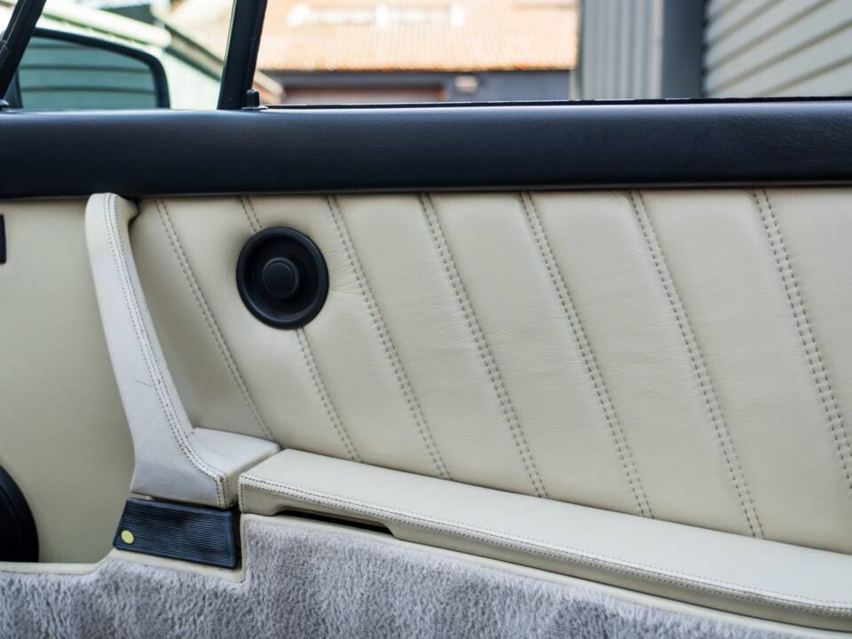 Imagen 35/60 de Porsche 911 Carrera 3.2 (WTL) (1988)