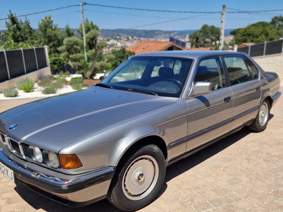 Image 27/40 of BMW 750iL (1989)