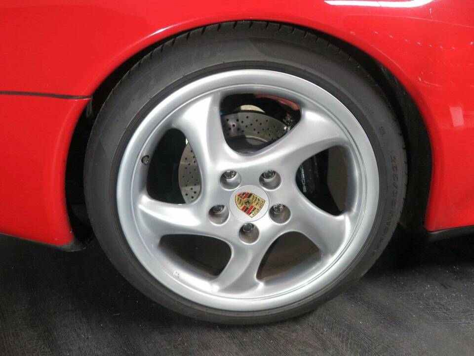 Immagine 39/43 di Porsche 911 Carrera (1997)