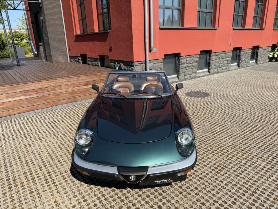 Bild 5/34 von Alfa Romeo 2.0 Spider (1985)