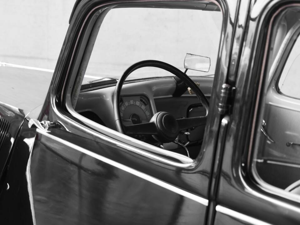 Image 16/50 of Citroën Traction Avant 11 BL (1953)