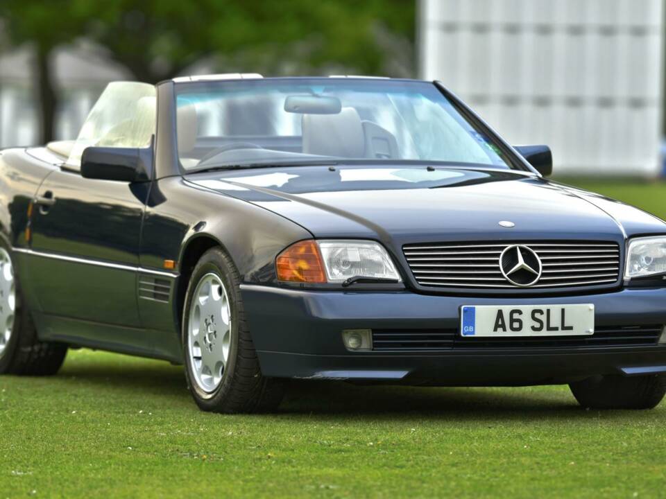 Image 6/50 of Mercedes-Benz SL 500 (1995)