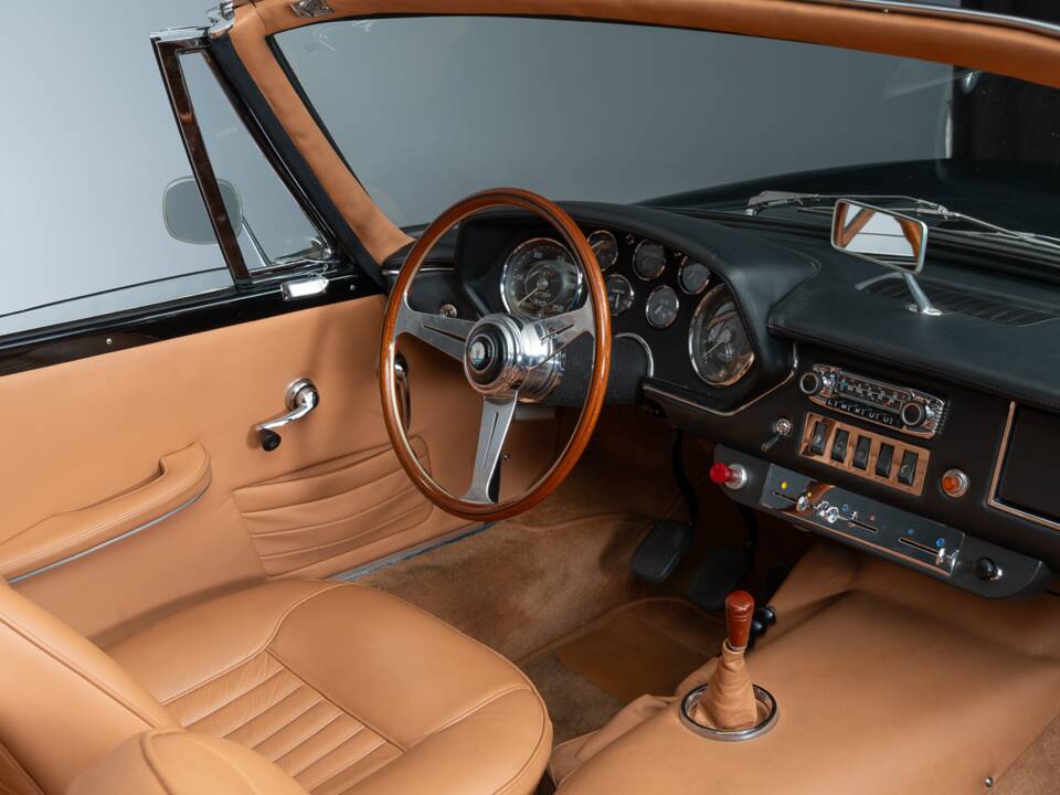 Imagen 17/36 de Maserati Mistral 3700 Spyder (1965)