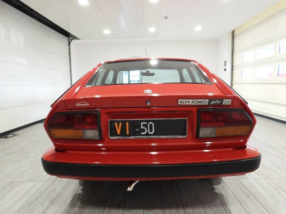 Immagine 5/14 di Alfa Romeo GTV 2.0 (1982)