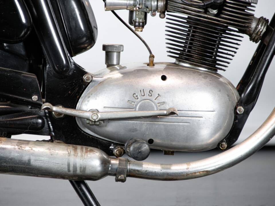 Immagine 35/50 di MV Agusta 125 TR (1958)