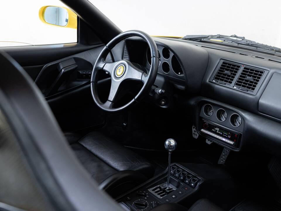 Image 8/36 de Ferrari F 355 Berlinetta (1995)