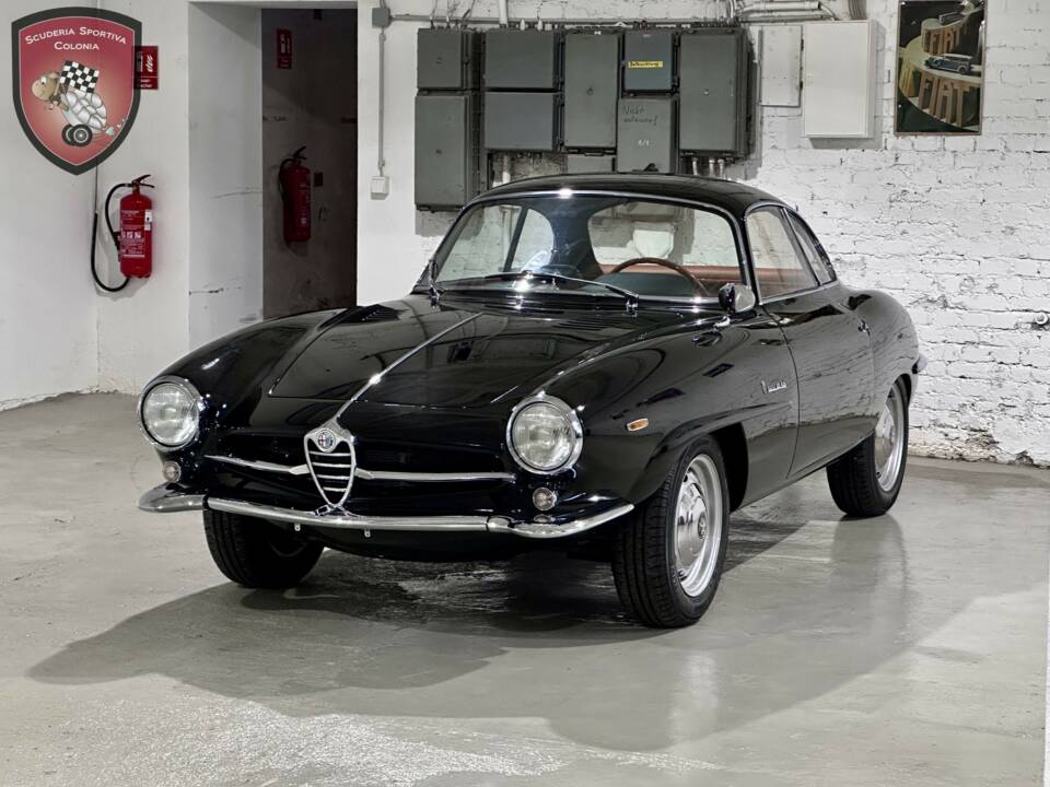 Image 16/97 of Alfa Romeo Giulia Sprint Speciale (1964)