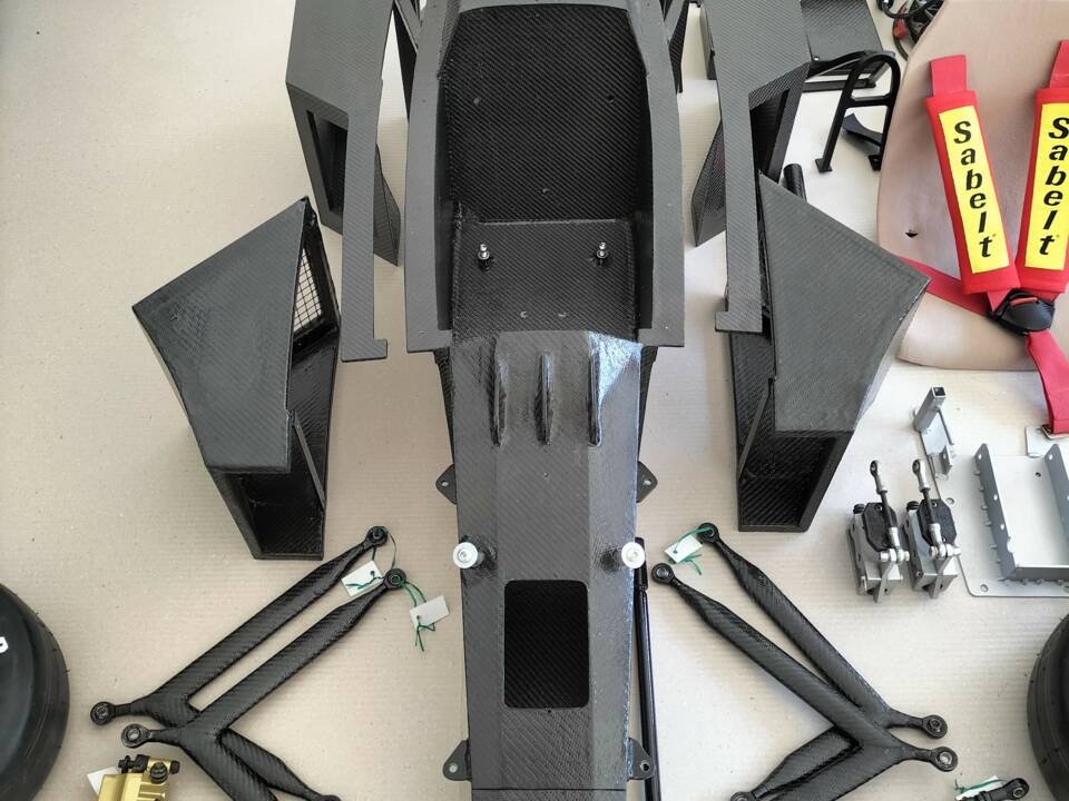 Image 81/85 of Ferrari 641 (1990)