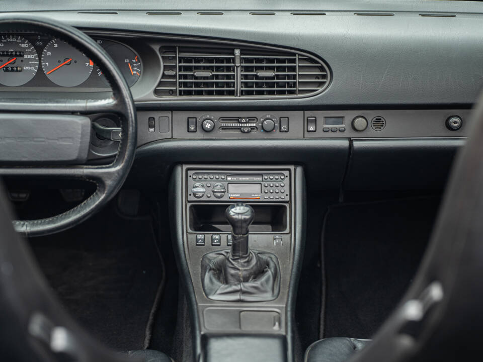 Image 36/42 de Porsche 944 S2 (1991)