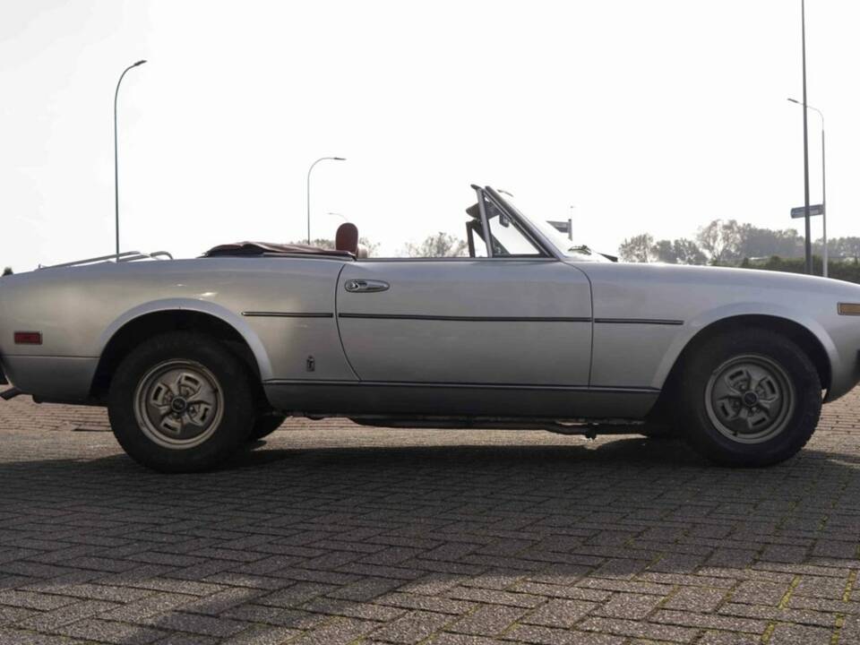 Afbeelding 7/8 van Alfa Romeo 2000 Spider Veloce (1979)