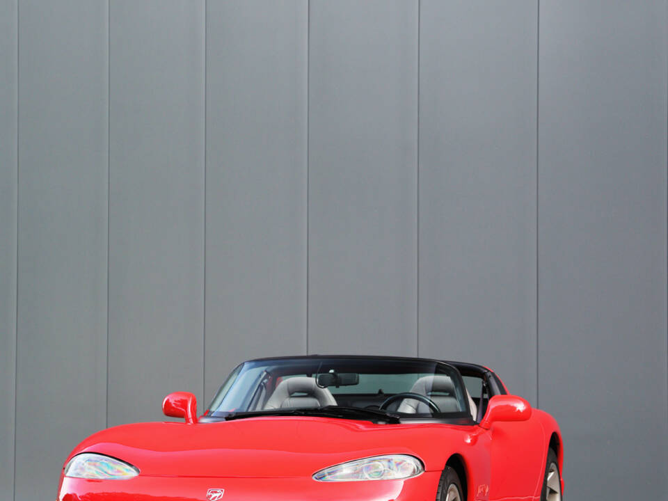 Image 21/61 of Dodge Viper RT&#x2F;10 (1993)