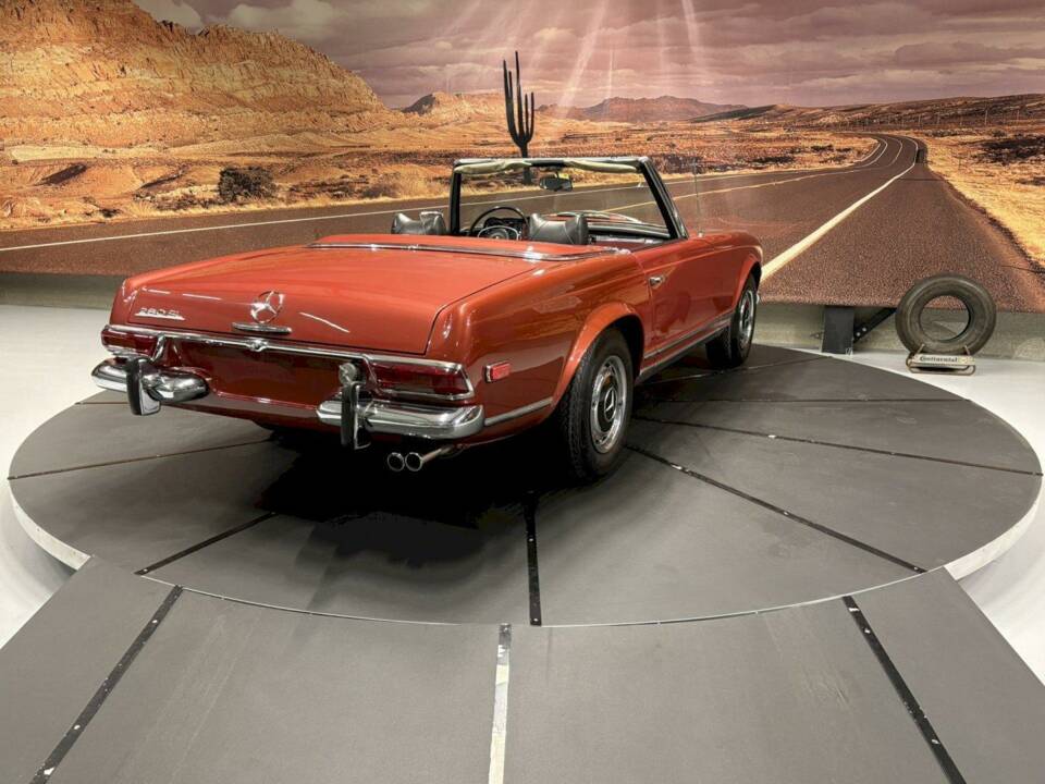 Image 6/35 de Mercedes-Benz 280 SL (1969)