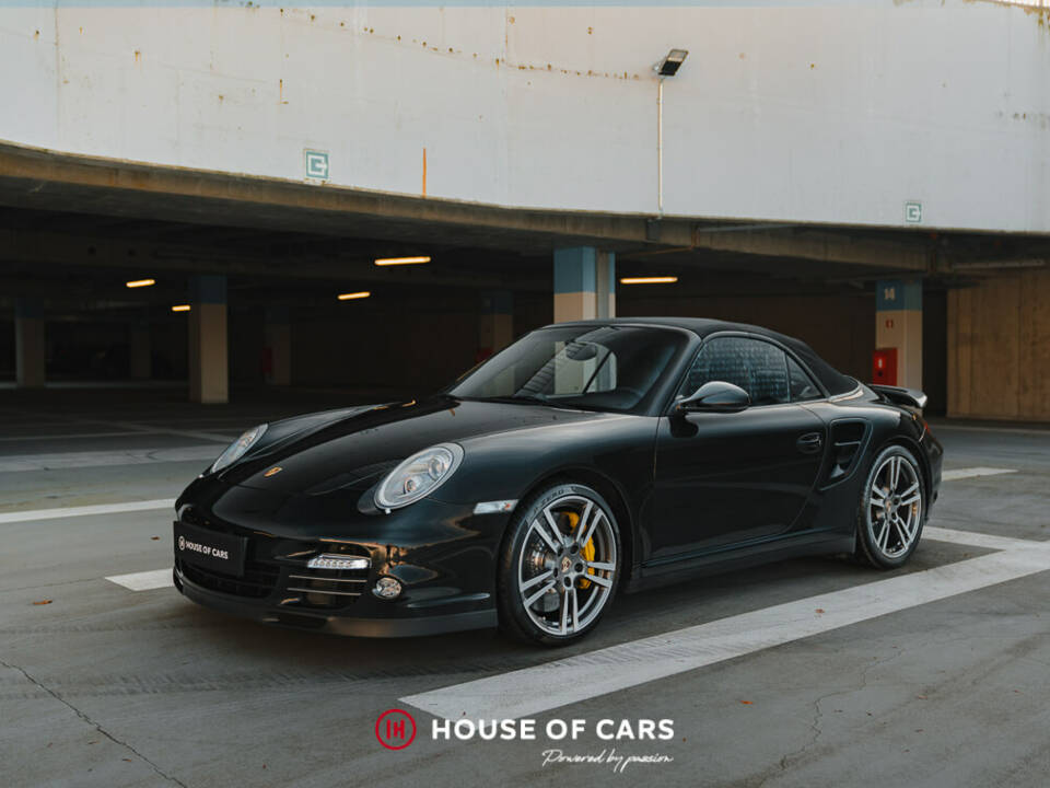 Immagine 4/50 di Porsche 911 Turbo S (2011)