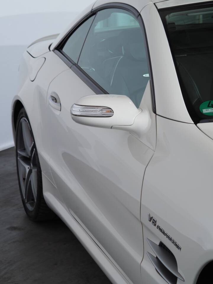 Immagine 25/49 di Mercedes-Benz SL 55 AMG (2006)