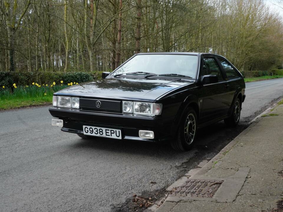 Image 3/18 of Volkswagen Scirocco II GT (1990)