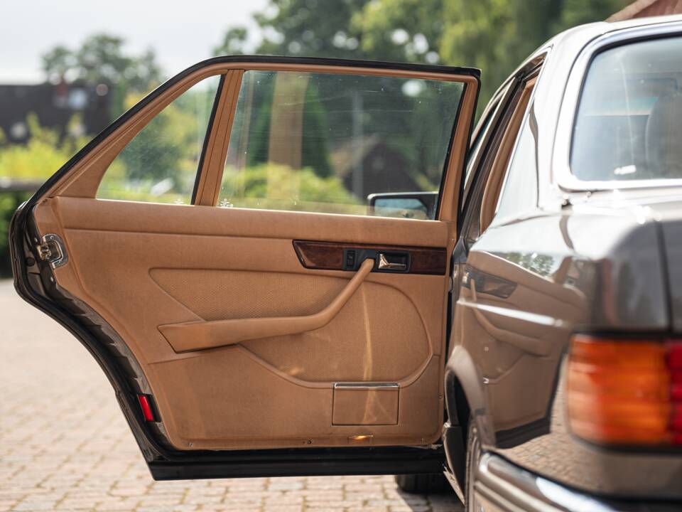 Bild 57/76 von Mercedes-Benz 500 SEL (1985)