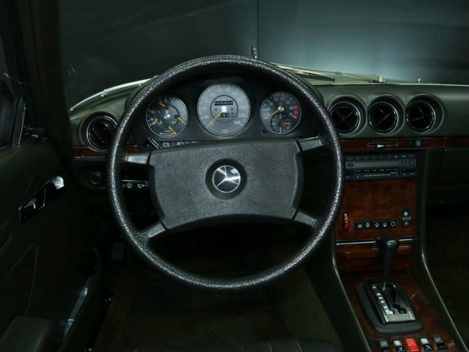 Imagen 13/50 de Mercedes-Benz 380 SL (1984)