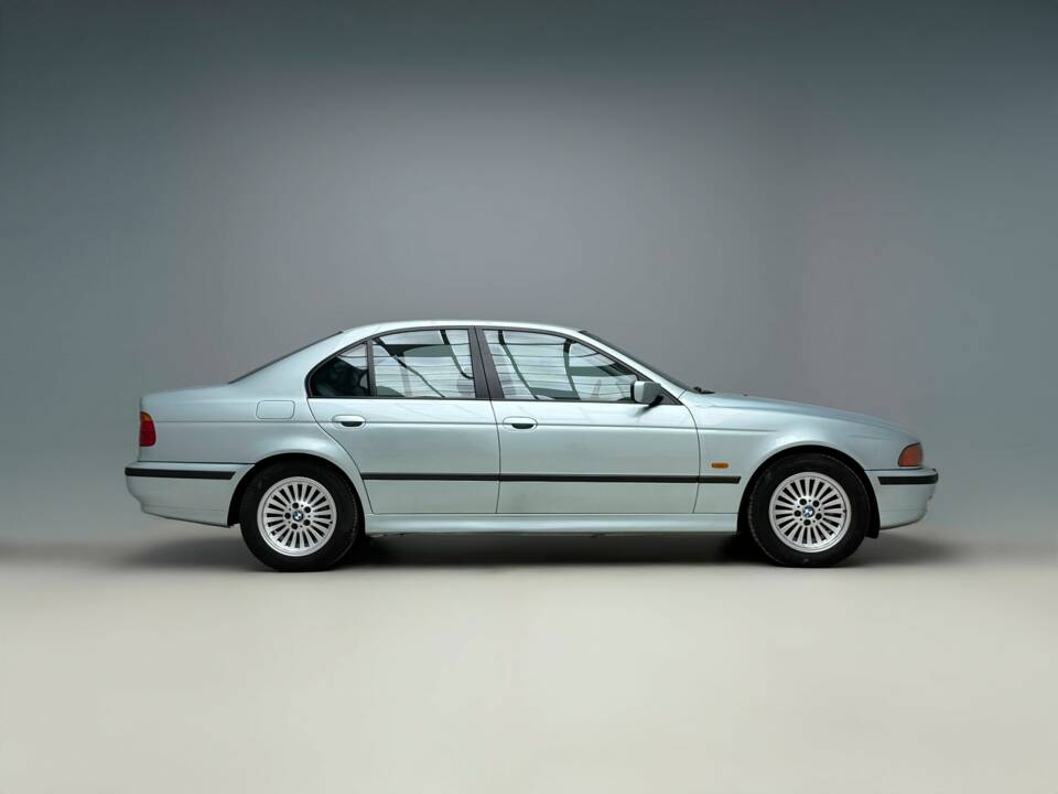 Bild 1/25 von BMW 540i (1998)