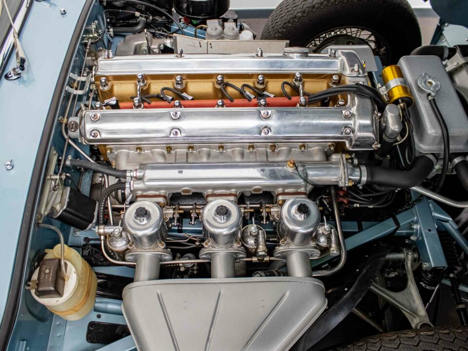 Bild 27/28 von Jaguar E-Type 4.2 (1965)