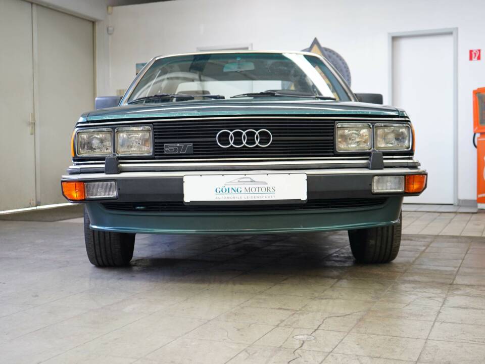 Immagine 5/39 di Audi 200 5T (1982)