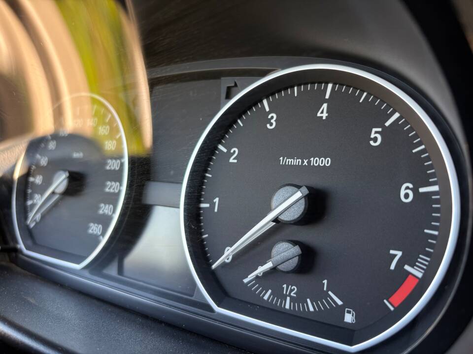 Image 14/37 de BMW 125i (2009)