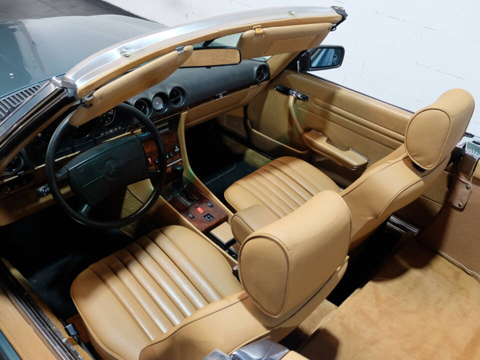 Bild 23/42 von Mercedes-Benz 560 SL (1989)
