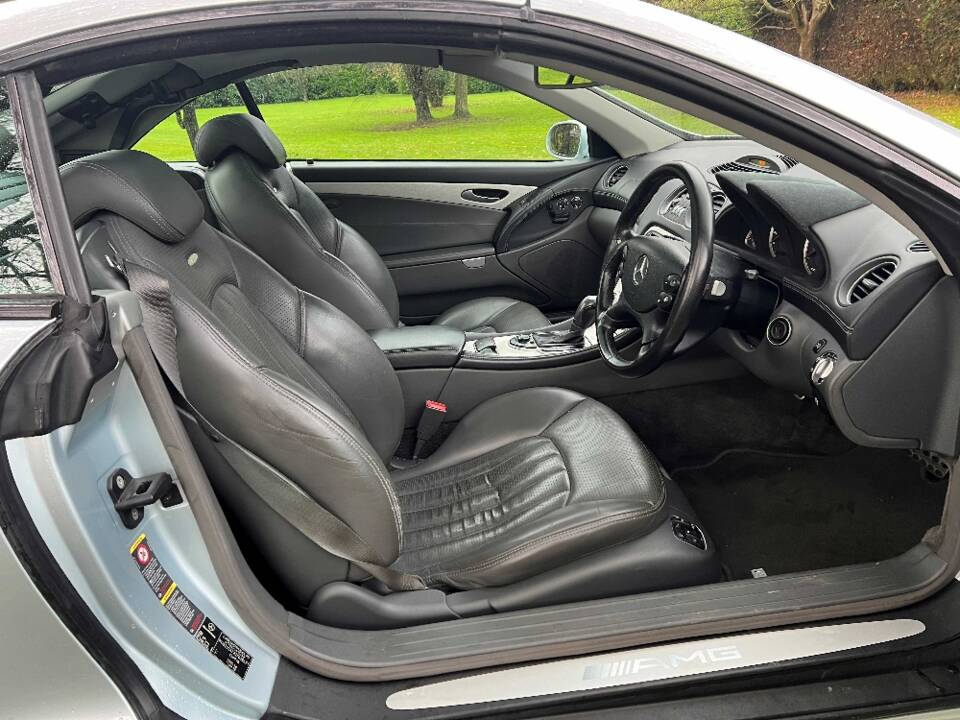 Imagen 22/30 de Mercedes-Benz SL 55 AMG (2003)