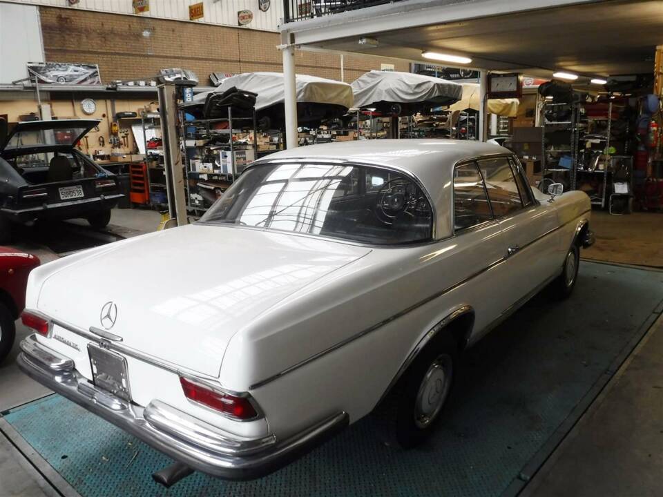 Image 3/49 of Mercedes-Benz 300 SE (1966)