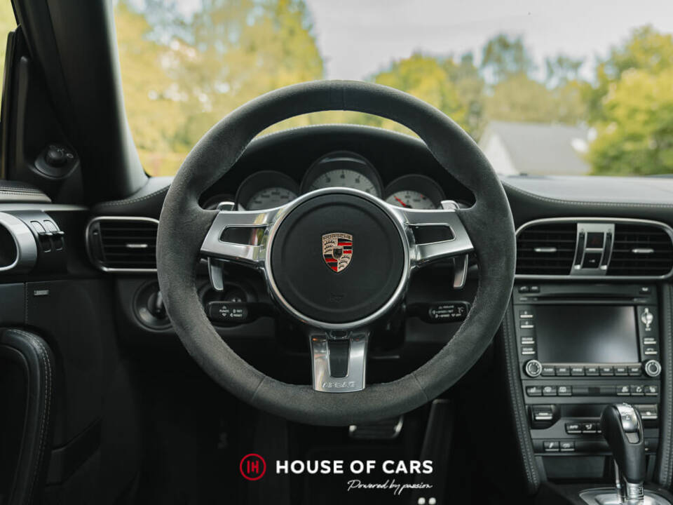 Immagine 29/46 di Porsche 911 Carrera 4S (2011)