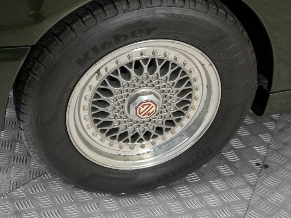 Immagine 34/50 di MG RV8 (1994)