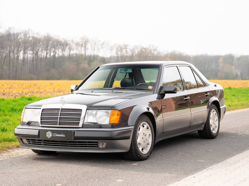 Bild 3/61 von Mercedes-Benz 500 E (1992)