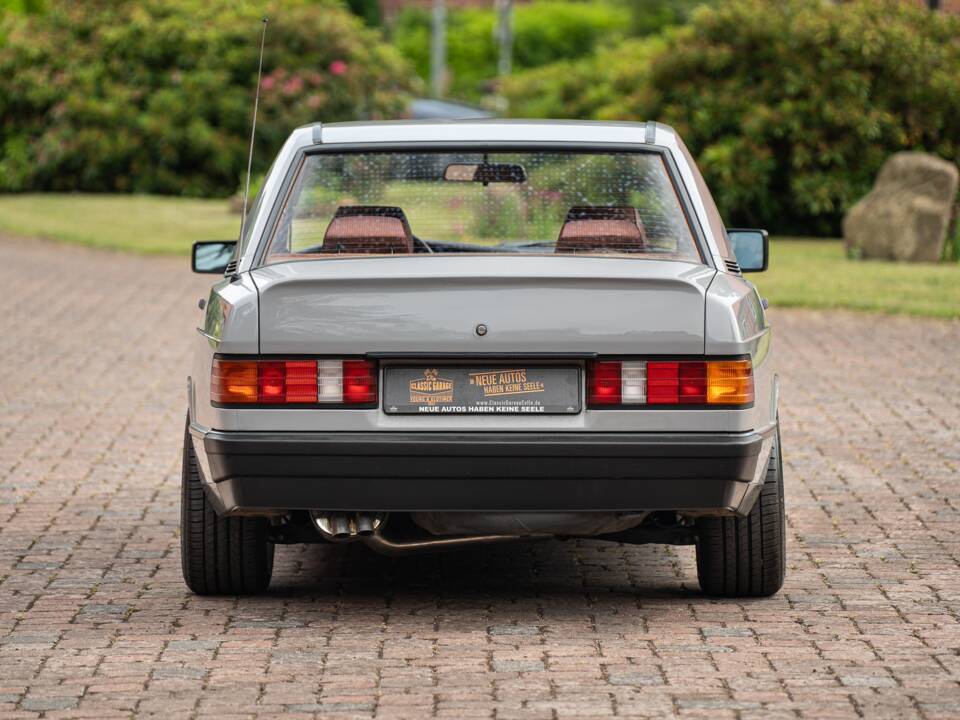 Bild 17/62 von Mercedes-Benz 190 E (1983)