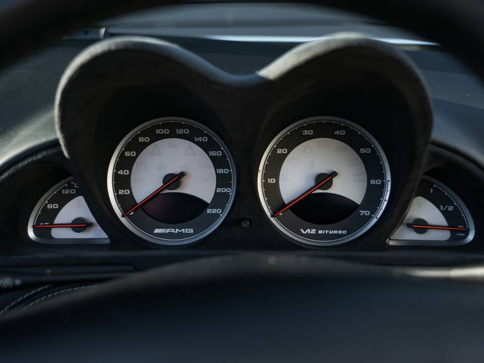 Image 14/51 of Mercedes-Benz SL 65 AMG (2007)