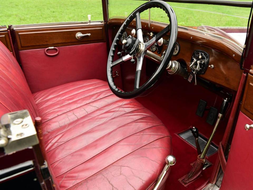 Image 24/50 of Rolls-Royce 20 HP Doctors Coupe Convertible (1927)