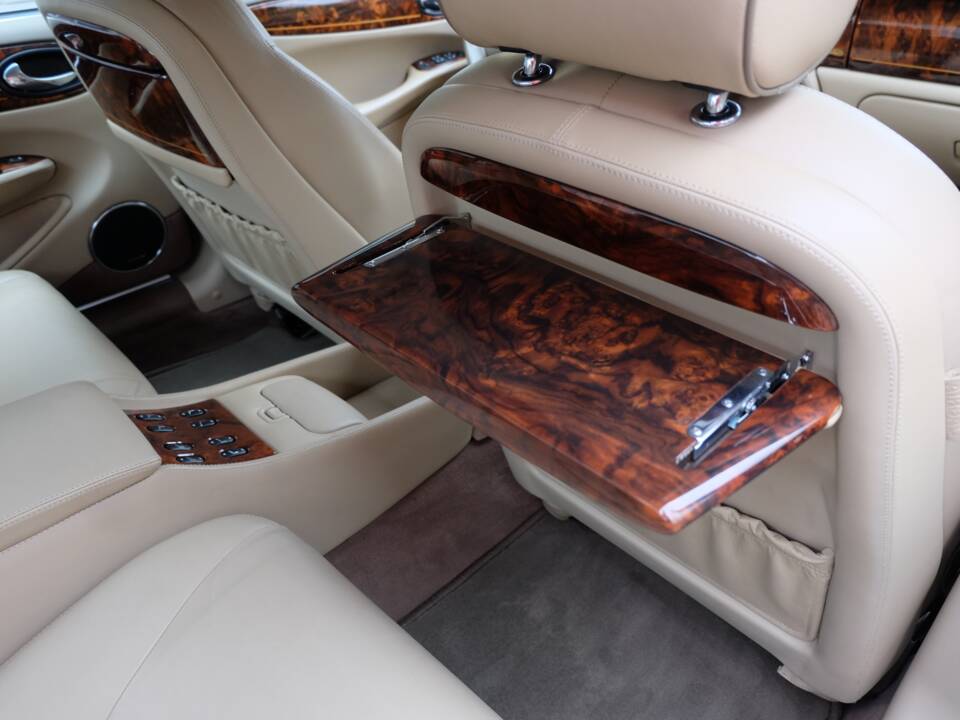 Image 21/60 de Daimler Super V8 (2000)